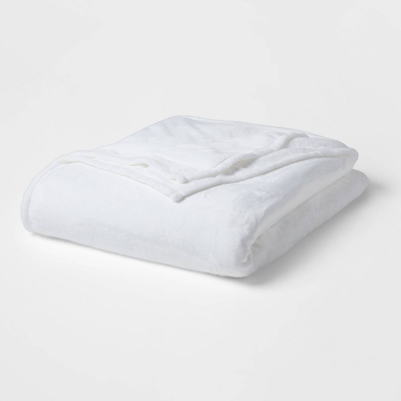 Twin/Twin XL Solid Plush Bed Blanket True White - Room Essentials