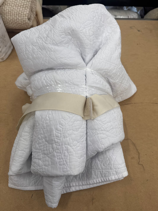 Twin/Twin Extra Long Garment Washed Paisley Stitch Quilt White - Threshold: OEKO-TEX Certified Microfiber Coverlet