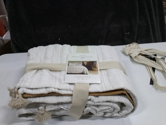 Full/Queen Reversible Matelassé Stitched Stripe Quilt Off-White/Khaki - Threshold