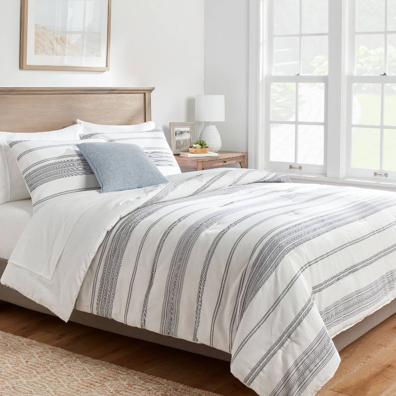 King Woven Stripe Comforter & Sham Set White/Navy - Threshold: OEKO-TEX Certified, Midweight Fabric, Zipper Closure
