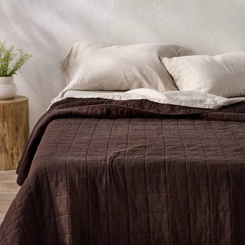 King Heavyweight Linen Blend Quilt Dark Fig - Casaluna