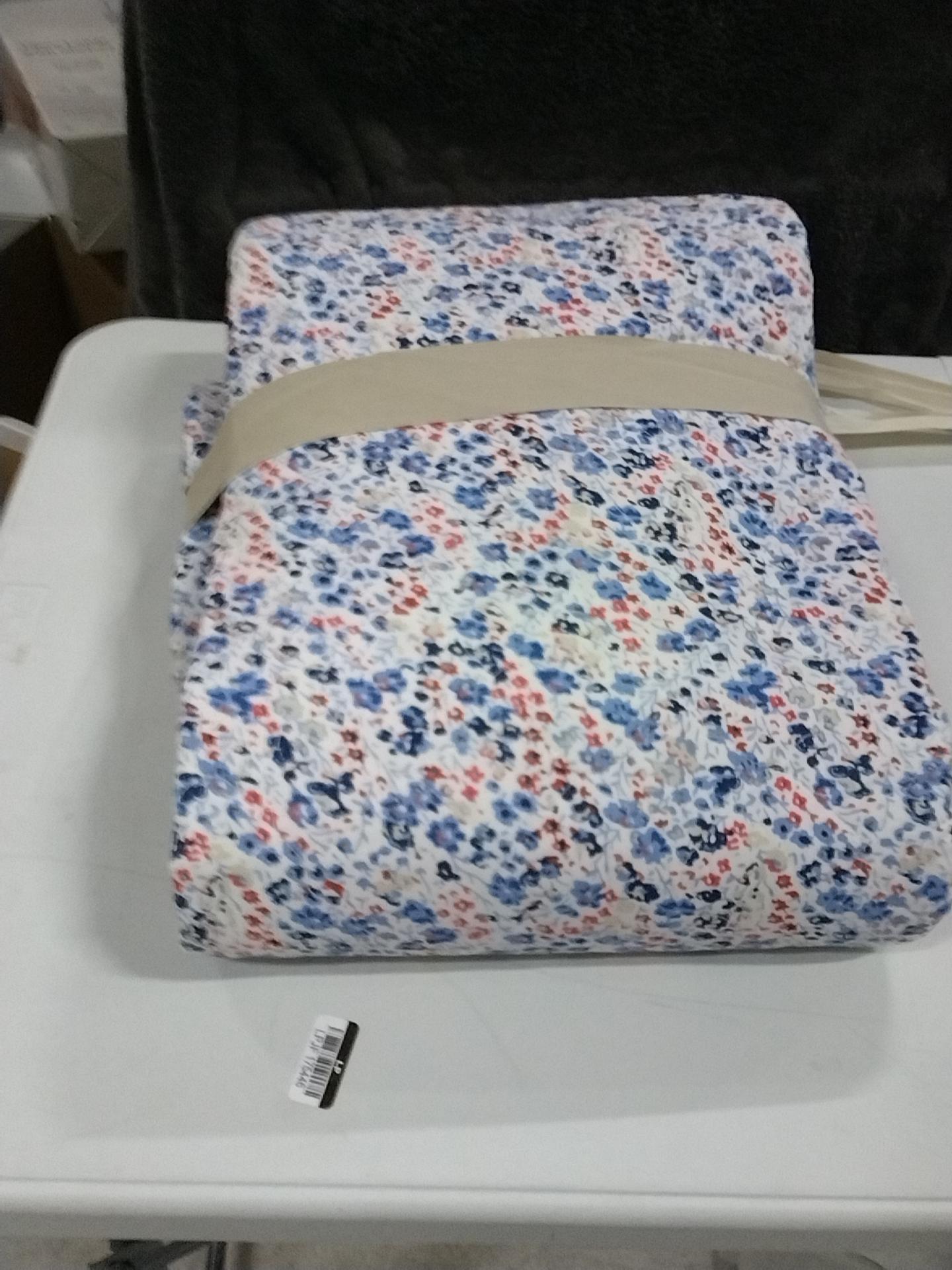 Laura Ashley Leona Flower Bright Red Twin Quilt Set