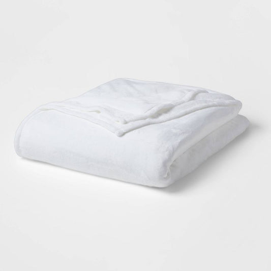 Twin/Twin XL Solid Plush Bed Blanket True White - Room Essentials