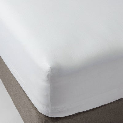 King 300 Thread Count Ultra Soft Fitted Sheet Dark Blue - Threshold