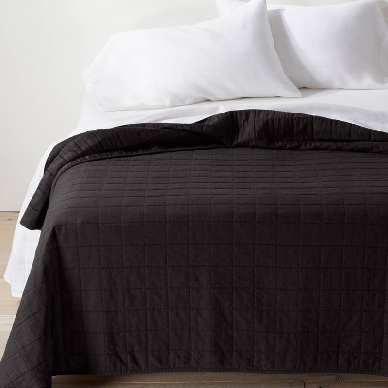 King Heavyweight Linen Blend Quilt Washed Black - Casaluna