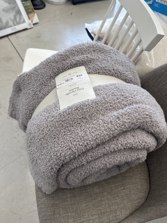 King Cozy Chenille Bed Blanket White - Threshold: Recycled Polyester, Knitted, Machine Washable