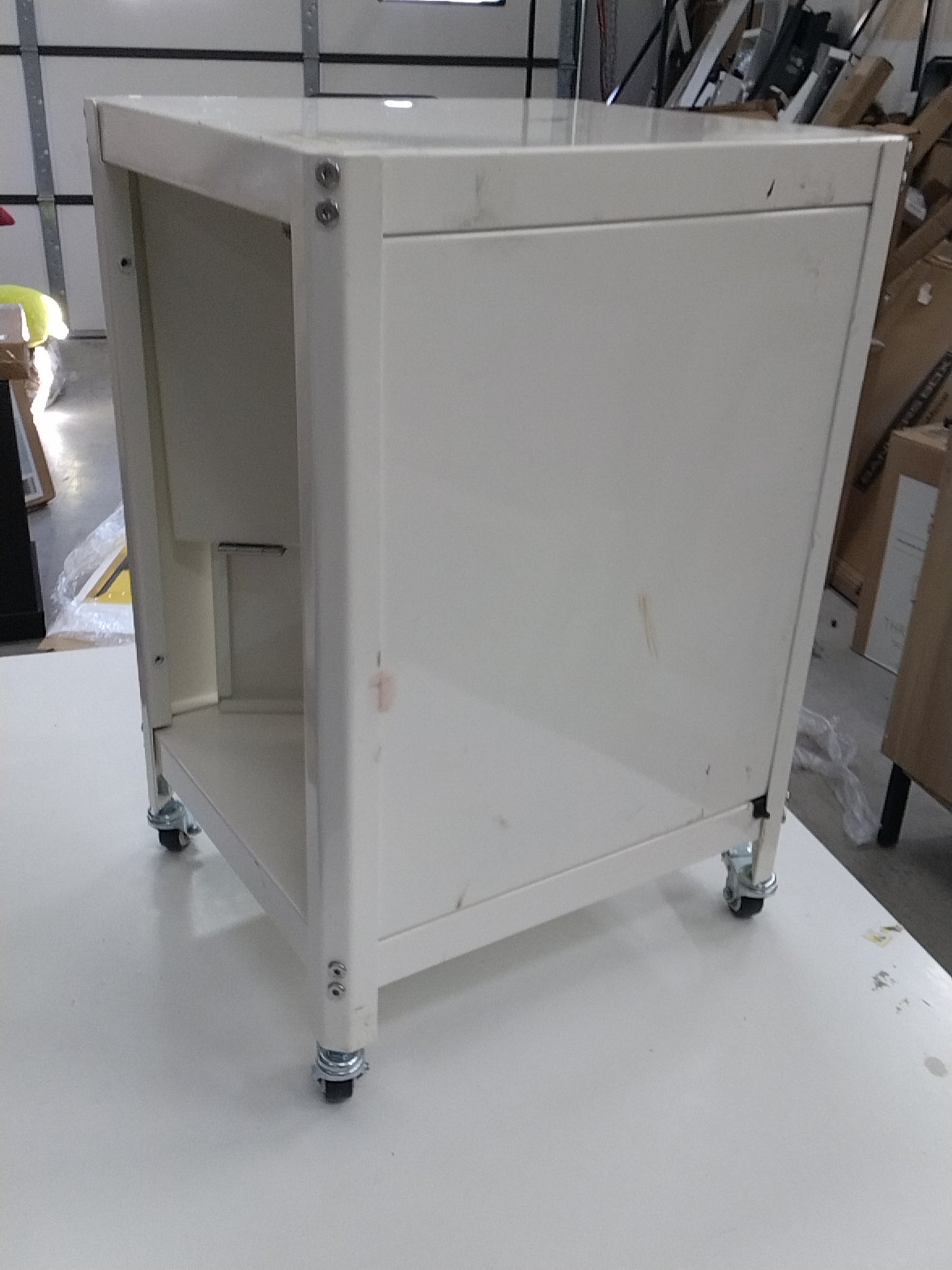 Metal Rolling Dorm Locker Storage Cabinet with Lock Chalk White - Room Essentials